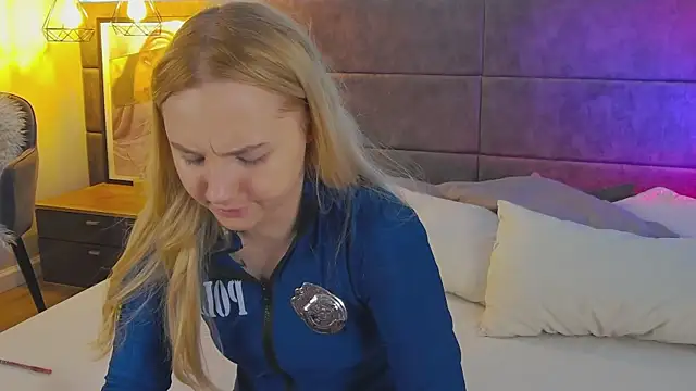 Sky Cutie online show from 04/18/26, 04:27