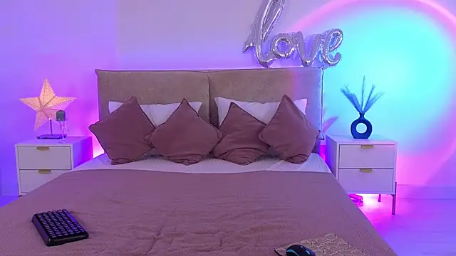 Jules night online show from 04/03/26, 09:24