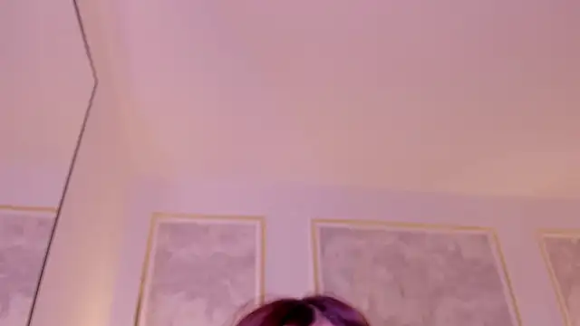 doll eyees  online show from 09/19/25, 02:35