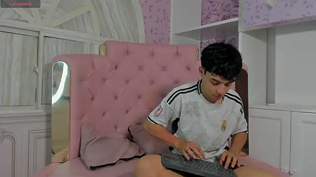 Dani rivass online show from 11/11/25, 11:21