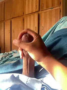 Snapshot of CreamyOff45 chatting on 02/11/26, 05:56 CreamyOff45 online show from 02/11/26, 05:56