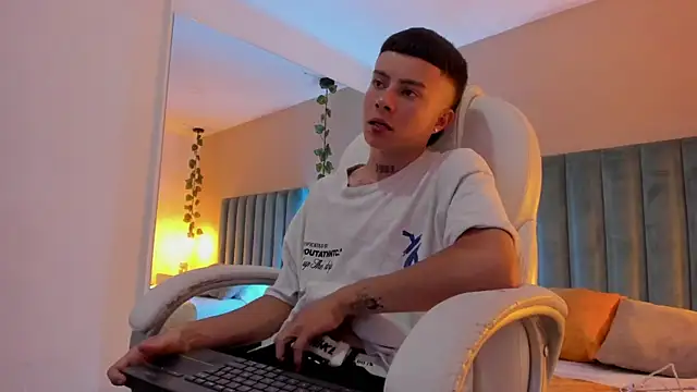 Nascary Fox online show from 09/10/25, 07:47