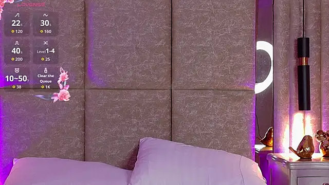 Martina-Roberts- online show from 09/25/25, 04:05