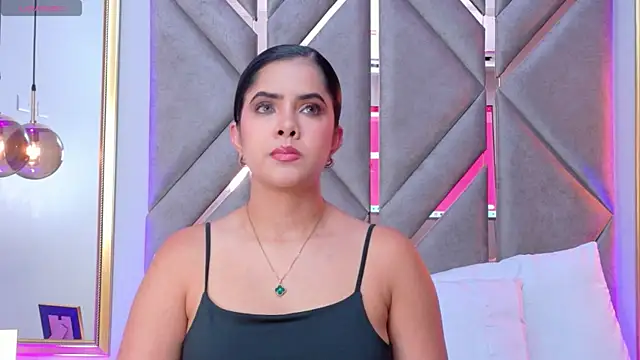 Martina-Roberts- online show from 04/29/26, 04:49