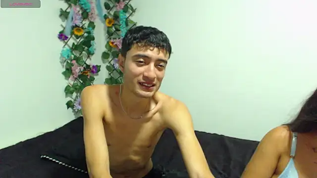 camiYwY online show from 12/19/25, 06:53