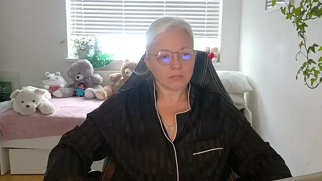 Linsy Kim online show from 02/01/26, 09:30