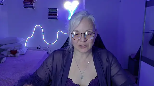 Linsy Kim online show from 04/18/26, 07:58