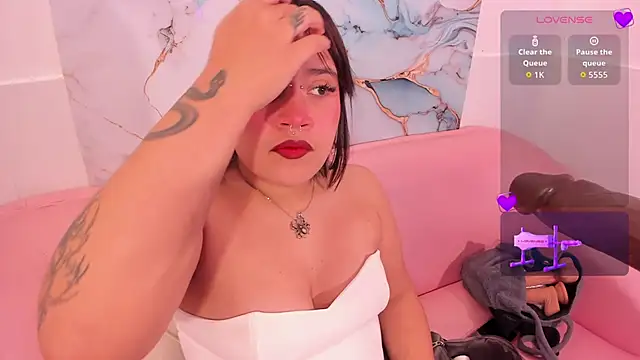 mia yeager online show from 12/19/25, 07:54