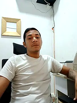 Snapshot of JoaoSalgado chatting on 09/14/25, 12:21 JoaoSalgado online show from 09/14/25, 12:21
