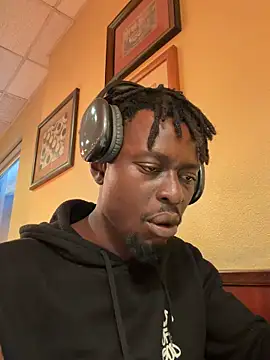 Snapshot of Vikehim chatting on 11/11/25, 07:30 Vikehim online show from 11/11/25, 07:30