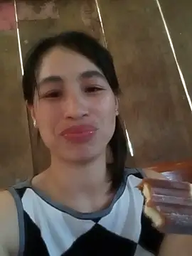 Snapshot of misa_00 chatting on 05/19/26, 04:19 misa 00 online show from 05/19/26, 04:19