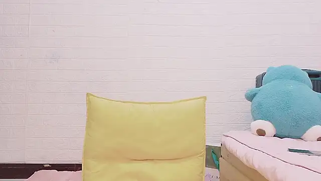 Snapshot of marina-cutegirll chatting on 10/20/25, 11:32 marina-cutegirll online show from 10/20/25, 11:32