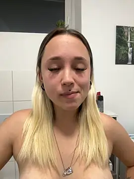 stelli 99 online show from 10/09/25, 05:55