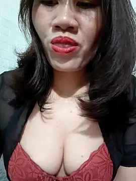 Snapshot of Singlemom69x chatting on 05/12/26, 01:36 Singlemom69x online show from 05/12/26, 01:36