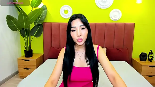 Jennifer Munoz online show from 10/05/25, 01:26