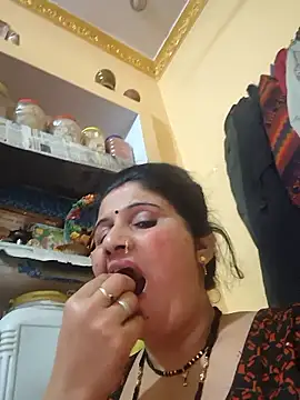 Snapshot of Rakhi99x chatting on 03/27/26, 05:23 Rakhi99x online show from 03/27/26, 05:23