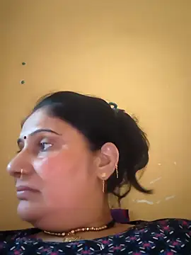 Snapshot of Rakhi99x chatting on 05/03/26, 04:07 Rakhi99x online show from 05/03/26, 04:07