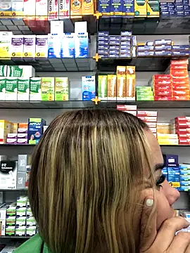 Snapshot of imoly99 chatting on 09/19/25, 01:12 imoly99 online show from 09/19/25, 01:12