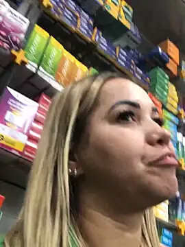 Snapshot of imoly99 chatting on 10/05/25, 11:52 imoly99 online show from 10/05/25, 11:52