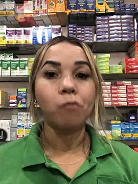 Snapshot of imoly99 chatting on 10/06/25, 07:11 imoly99 online show from 10/06/25, 07:11