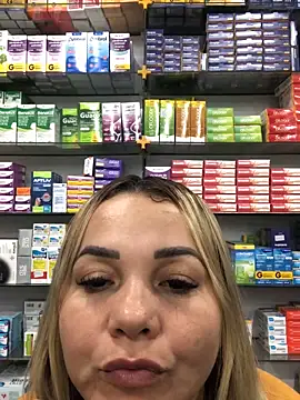 Snapshot of imoly99 chatting on 10/08/25, 08:17 imoly99 online show from 10/08/25, 08:17