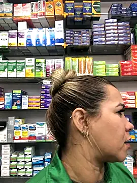 Snapshot of imoly99 chatting on 10/19/25, 12:17 imoly99 online show from 10/19/25, 12:17