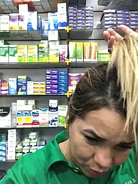 Snapshot of imoly99 chatting on 10/29/25, 07:04 imoly99 online show from 10/29/25, 07:04