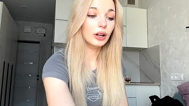 MycuteMolly online show from 10/02/25, 10:33