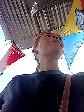 dulcelatin21 online show from 10/01/25, 07:09