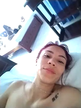 dulcelatin21 online show from 10/31/25, 03:46