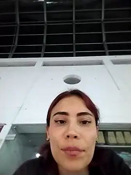 dulcelatin21 online show from 11/12/25, 11:03