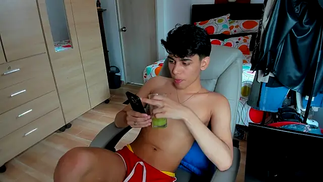 AliottTwink online show from 06/01/26, 03:58