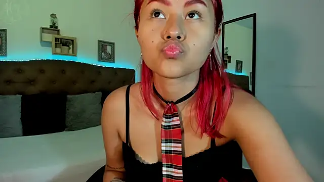 MAYASMITH   online show from 06/06/26, 06:29