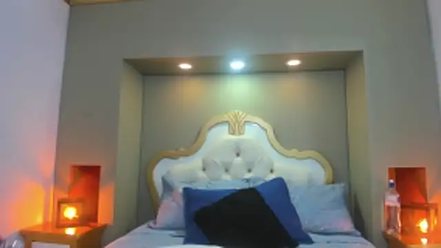 AteneaGreyy online show from 10/31/25, 12:17