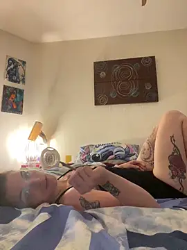 Snapshot of kittykatbean chatting on 11/10/25, 11:42 kittykatbean online show from 11/10/25, 11:42