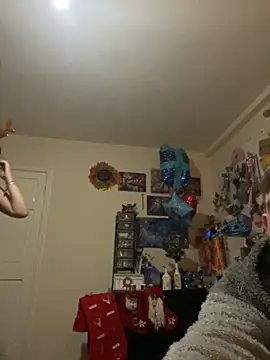 Snapshot of kittykatbean chatting on 11/16/25, 05:18 kittykatbean online show from 11/16/25, 05:18