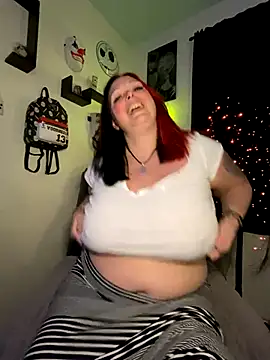 Snapshot of voorheesgirl chatting on 10/09/25, 01:58 voorheesgirl online show from 10/09/25, 01:58