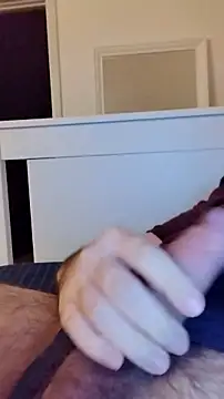 Snapshot of NewJoiner chatting on 09/22/25, 08:00 NewJoiner online show from 09/22/25, 08:00