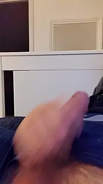 Snapshot of NewJoiner chatting on 09/25/25, 08:12 NewJoiner online show from 09/25/25, 08:12