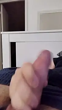 Snapshot of NewJoiner chatting on 10/28/25, 06:54 NewJoiner online show from 10/28/25, 06:54