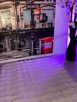 AubrieleRouj1 online show from 01/09/26, 04:54