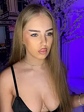 AubrieleRouj1 online show from 01/16/26, 05:28