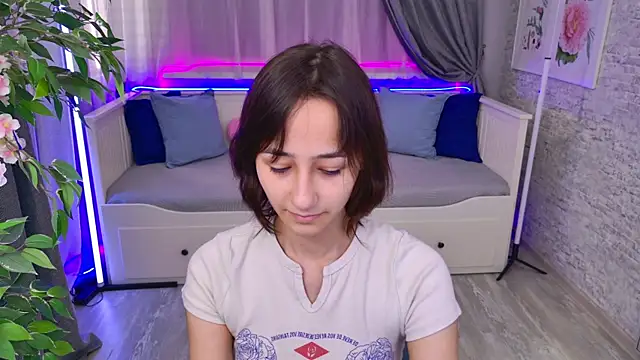 EmilySwonn online show from 09/18/25, 03:58