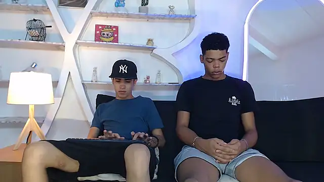 PRETTY FEM online show from 09/23/25, 01:14