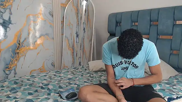 PRETTY FEM online show from 04/14/26, 01:11