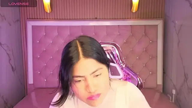 Victoria b  online show from 11/04/25, 07:57