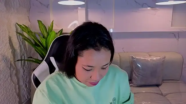 Snapshot of Hollypeyton_Tp chatting on 09/08/25, 07:57 Hollypeyton Tp online show from 09/08/25, 07:57