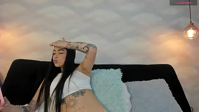 Snapshot of skailyn_angels chatting on 09/27/25, 05:23 skailyn angels online show from 09/27/25, 05:23