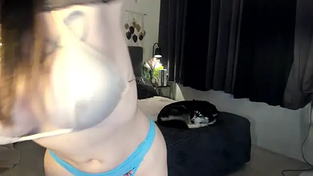 OliviaWho online show from 09/16/25, 12:00