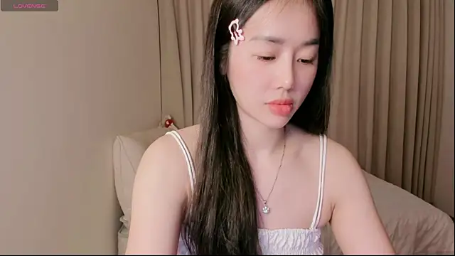 strawberry-ni online show from 10/11/25, 10:03